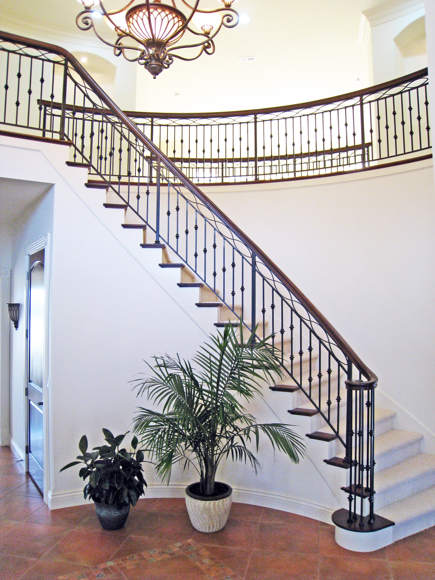 Why Custom Staircases Are the Centerpiece of Luxury Home Design ...
