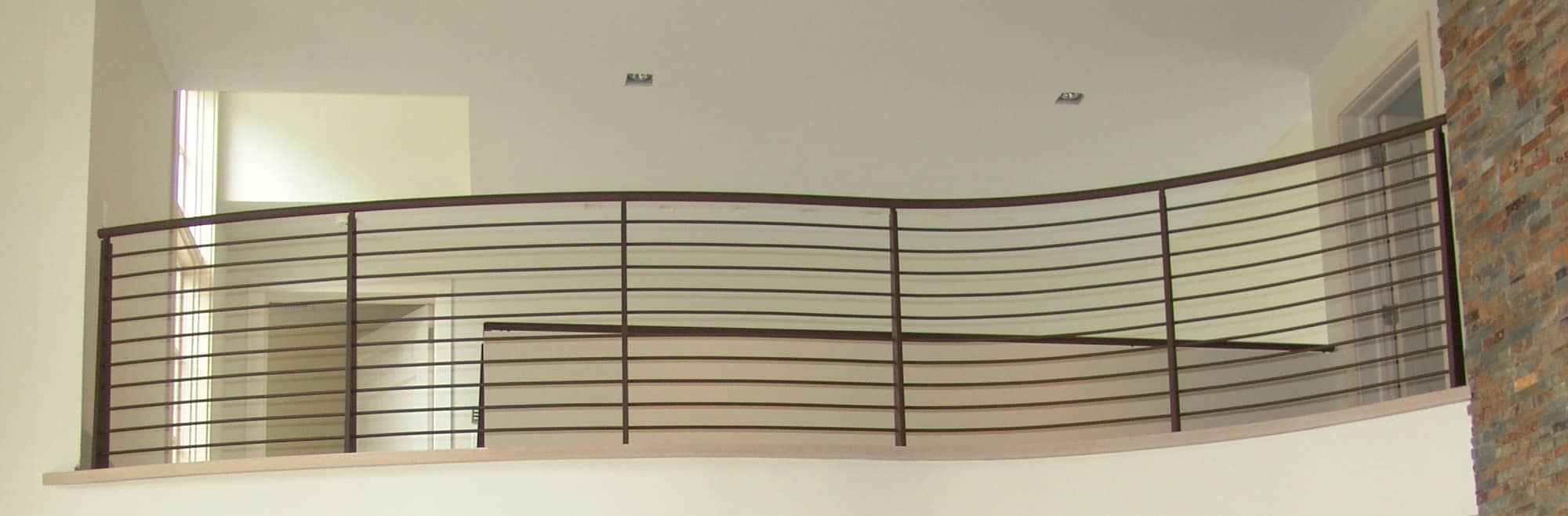 Horizontal rail